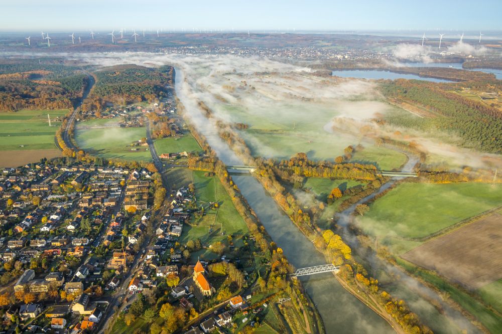 Luftbild Flaesheim - Herbstluftbild Dunst- Wetterlage Wesel-Datteln-Kanal in Flaesheim im Bundesland Nordrhein-Westfalen, Deutschland