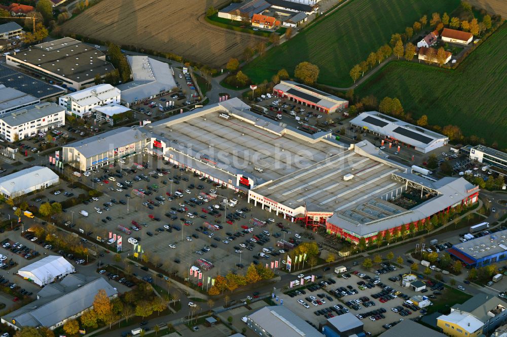 Luftaufnahme Dachau - Herbstluftbild Einkaufzentrum Rewe-Center und Hagebaumarkt in Dachau im Bundesland Bayern, Deutschland