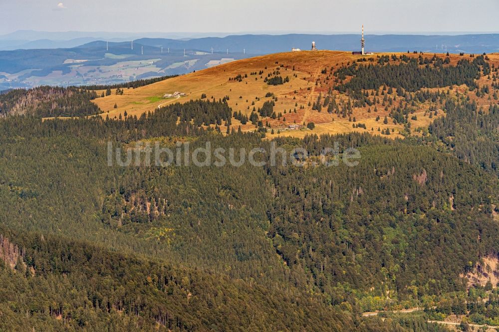 Feldberg (Schwarzwald) aus der Vogelperspektive: Herbstluftbild des Feldberg (Schwarzwald) im Bundesland Baden-Württemberg, Deutschland