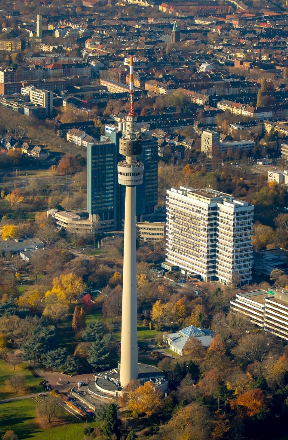 Luftbild Dortmund - Herbstluftbild Fernmeldeturm und Fernsehturm Florianturm in Dortmund im Bundesland Nordrhein-Westfalen, Deutschland