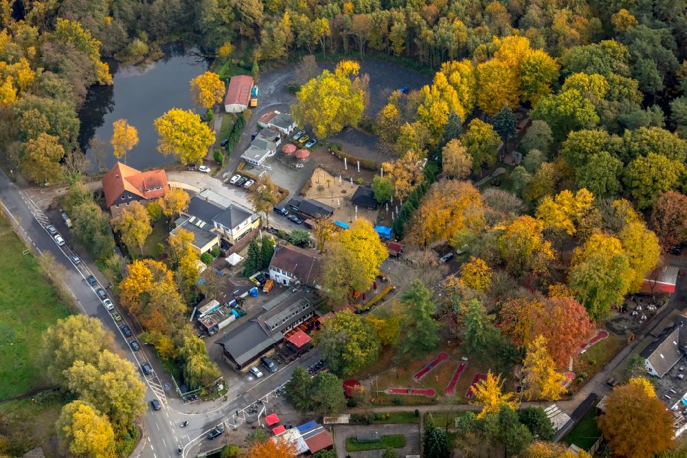 Luftbild Bottrop - Herbstluftbild Freiluft- Gaststätte Zur Grafenmühle in Bottrop im Bundesland Nordrhein-Westfalen, Deutschland