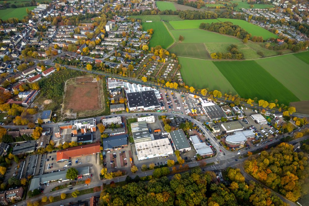 Luftaufnahme Gladbeck - Herbstluftbild Gebäude des Baumarktes hagebaumarkt Gladbeck in Gladbeck im Bundesland Nordrhein-Westfalen, Deutschland