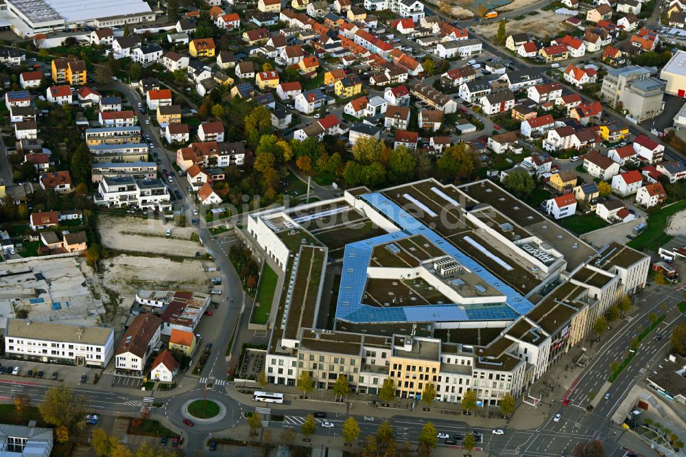 Neumarkt in der Oberpfalz von oben - Herbstluftbild Gebäude des Einkaufszentrum Stadtquartier Neuer Markt in Neumarkt in der Oberpfalz im Bundesland Bayern, Deutschland