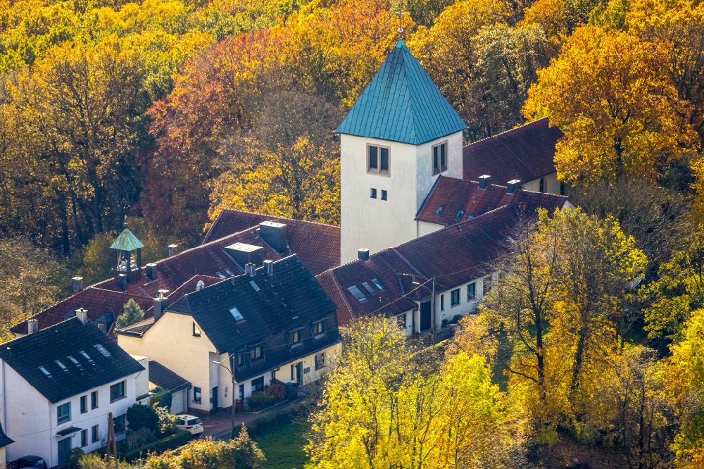 Luftbild Witten - Herbstluftbild Gebäudekomplex des Klosters Kloster der Karmelitinnen in Witten im Bundesland Nordrhein-Westfalen, Deutschland