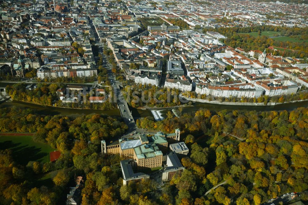 Luftbild München - Herbstluftbild Gebäudekomplex des Ministerium Maximilianeum - Bayerischer Landtag in München im Bundesland Bayern, Deutschland