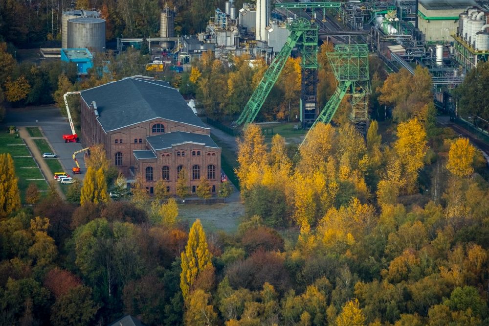 Gladbeck aus der Vogelperspektive: Herbstluftbild Gelände des Industriedenkmal Zeche Zweckel , einem stillgelegten Steinkohle - Bergwerk in Gladbeck in Nordrhein-Westfalen