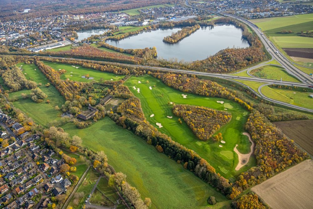 Luftaufnahme Duisburg - Herbstluftbild Golfplatz Golf & More in Duisburg im Bundesland Nordrhein-Westfalen, Deutschland