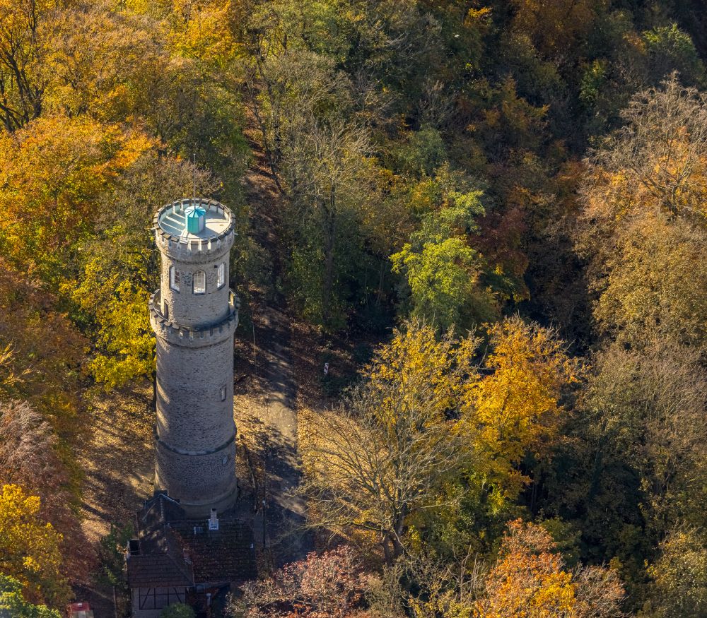 Luftaufnahme Witten - Herbstluftbild Helenenturm in einem Waldgebiet in Witten im Bundesland Nordrhein-Westfalen, Deutschland