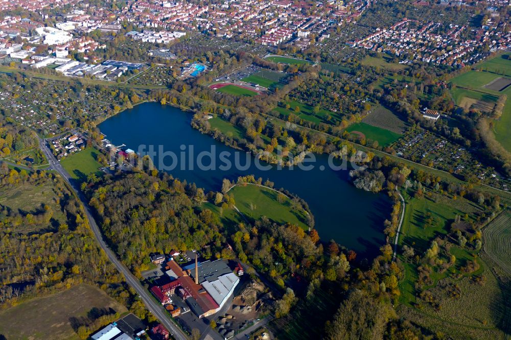 Luftbild Göttingen - Herbstluftbild Herbstluftbild Innenstadtbereich an den Uferbereichen des Kiessee in Göttingen im Bundesland Niedersachsen, Deutschland
