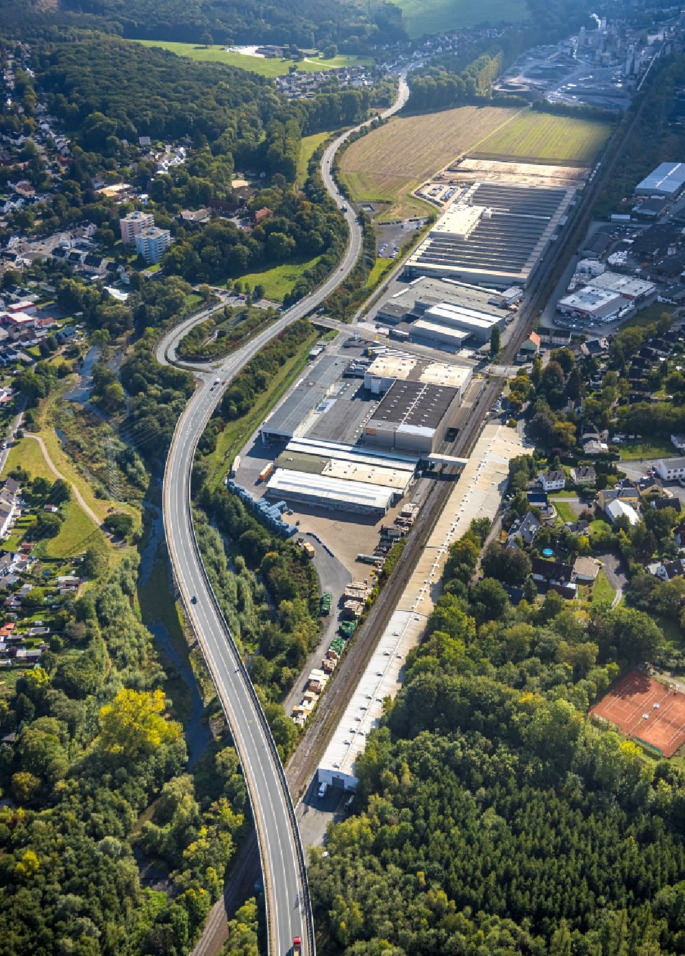 Luftbild Hüingsen - Herbstluftbild Industrie- und Gewerbegebiet in Hüingsen im Bundesland Nordrhein-Westfalen, Deutschland