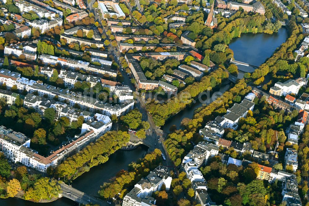 Luftaufnahme Hamburg - Herbstluftbild Kanalverlauf und Uferbereiche des Verbindungskanales Mundsburger Kanal in Hamburg, Deutschland