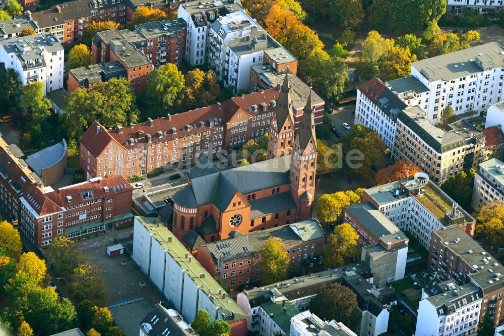 Luftaufnahme Hamburg - Herbstluftbild Kirchengebäude St. Marien-Dom im Ortsteil Sankt Georg in Hamburg, Deutschland