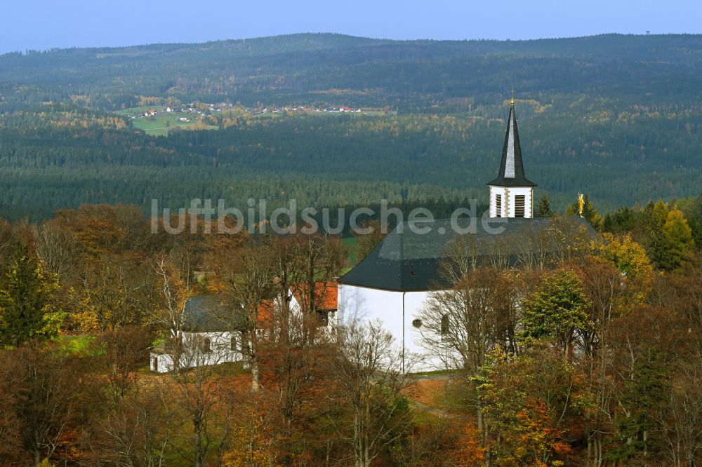 Luftaufnahme Fahrenberg - Herbstluftbild Kirchengebäude Wallfahrtskirche Fahrenberg in Fahrenberg im Bundesland Bayern, Deutschland