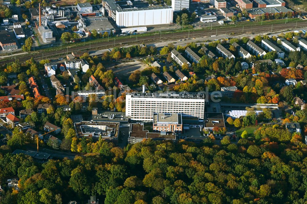 Luftbild Hamburg - Herbstluftbild Klinikgelände des Krankenhauses Asklepios Wandsbek im Ortsteil Marienthal in Hamburg, Deutschland