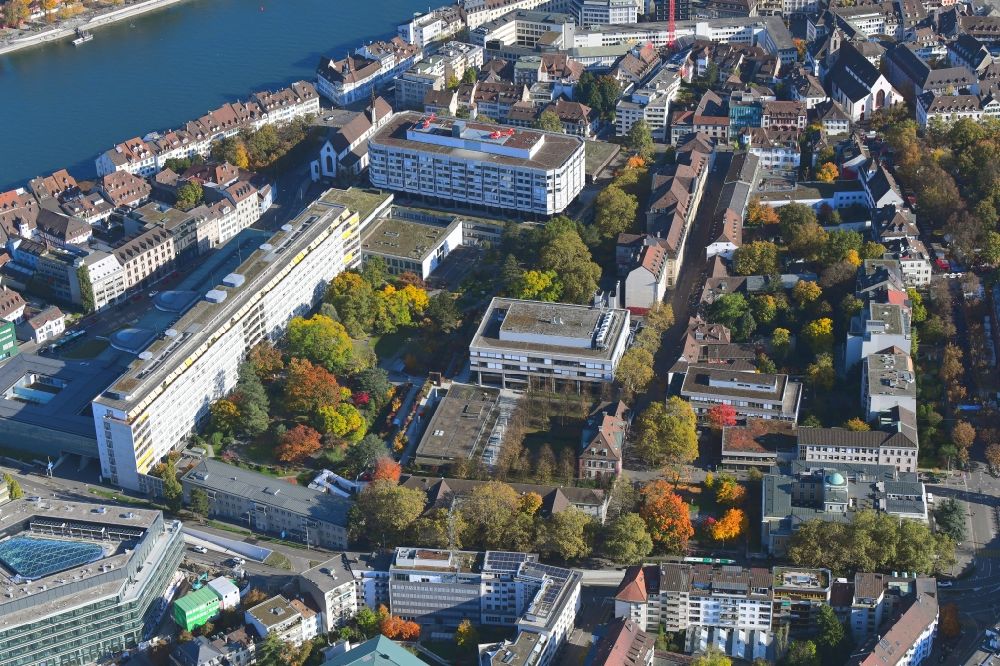 Basel von oben - Herbstluftbild Klinikgelände des Krankenhauses Universitätsspital in Basel im Kanton Basel-Stadt, Schweiz
