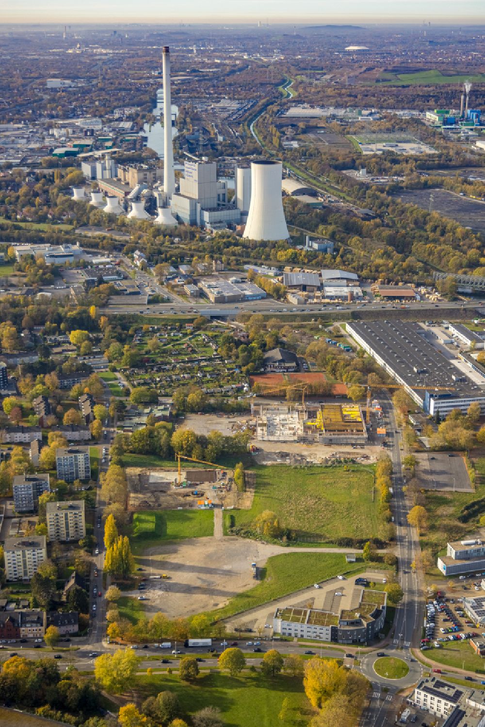 Herne von oben - Herbstluftbild Kraftwerksanlagen des Heizkraftwerkes GuD-Kraftwerk in Herne im Bundesland Nordrhein-Westfalen, Deutschland