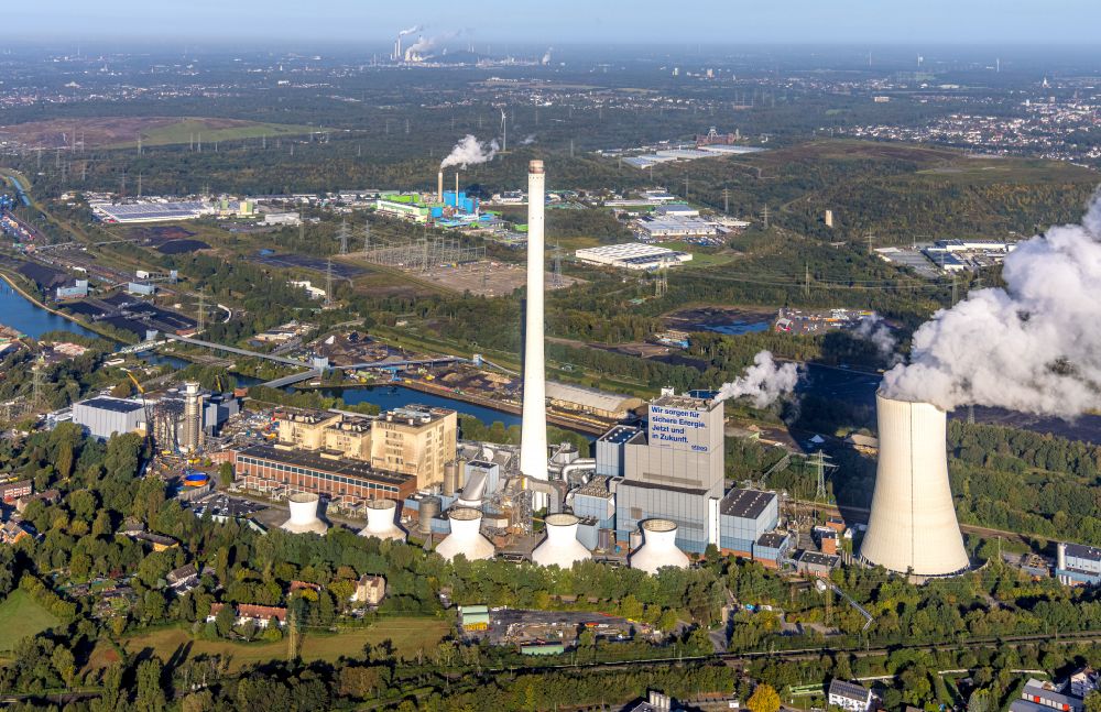 Herne aus der Vogelperspektive: Herbstluftbild Kraftwerksanlagen des Heizkraftwerkes GuD-Kraftwerk in Herne im Bundesland Nordrhein-Westfalen, Deutschland