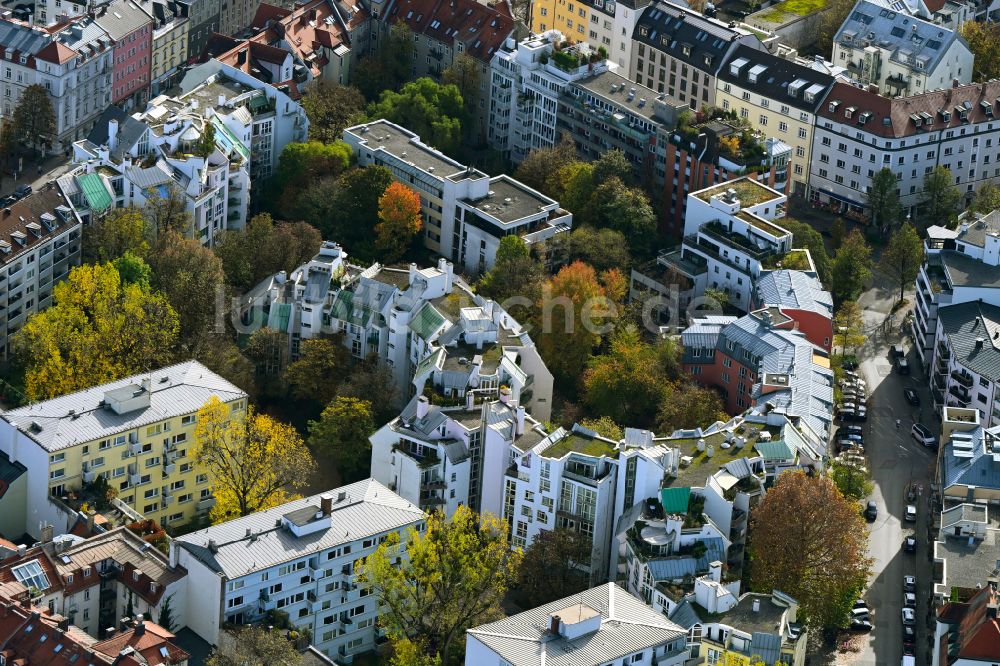 München von oben - Herbstluftbild Mehrfamilienhaussiedlung an der Zittelstraße - Fallmerayerstraße im Ortsteil Schwabing-West in München im Bundesland Bayern, Deutschland