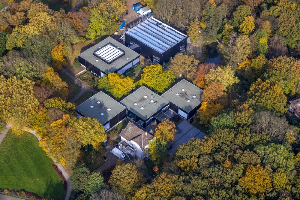 Luftaufnahme Bottrop - Herbstluftbild Museums- Gebäude- Ensemble Josef Albers Museum Quadrat in Bottrop im Bundesland Nordrhein-Westfalen, Deutschland