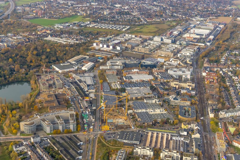 Luftaufnahme Düsseldorf - Herbstluftbild Neubau eines Büro- und Geschäftshauses TWIN CUBES im Ortsteil Heerdt in Düsseldorf im Bundesland Nordrhein-Westfalen, Deutschland