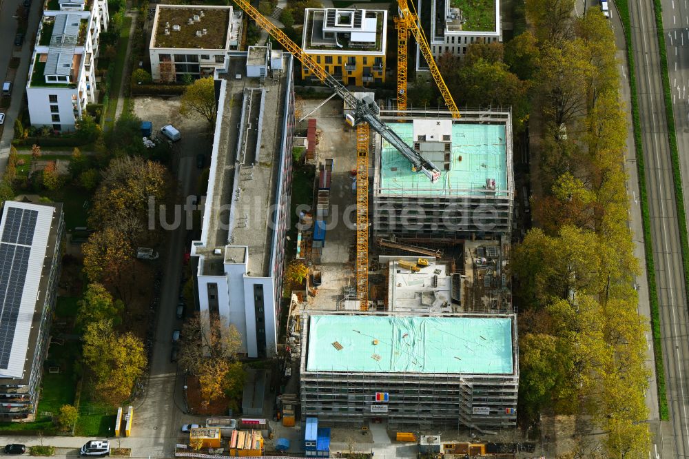 Luftbild München - Herbstluftbild Neubau eines Studenten- Wohnheim in München im Bundesland Bayern, Deutschland