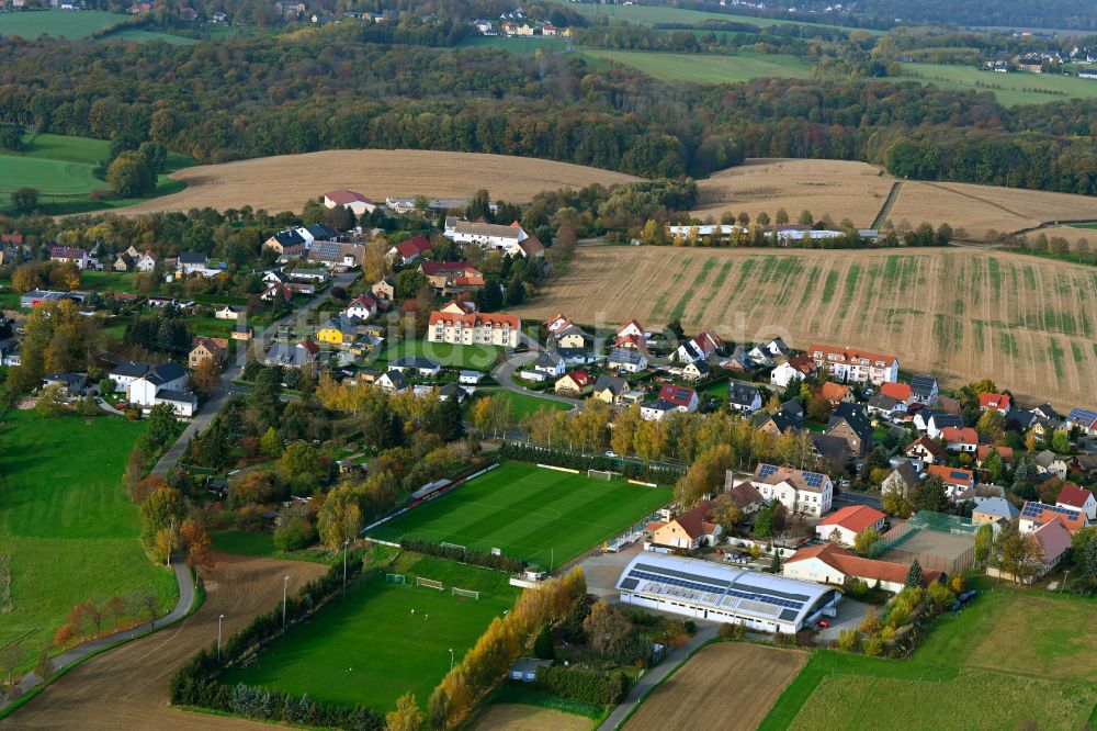 Luftaufnahme Hausdorf - Herbstluftbild Ortsansicht in Hausdorf im Bundesland Sachsen, Deutschland