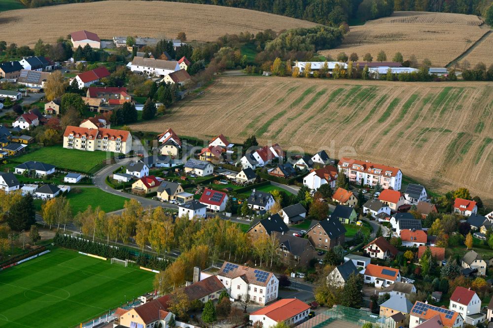 Hausdorf von oben - Herbstluftbild Ortsansicht in Hausdorf im Bundesland Sachsen, Deutschland