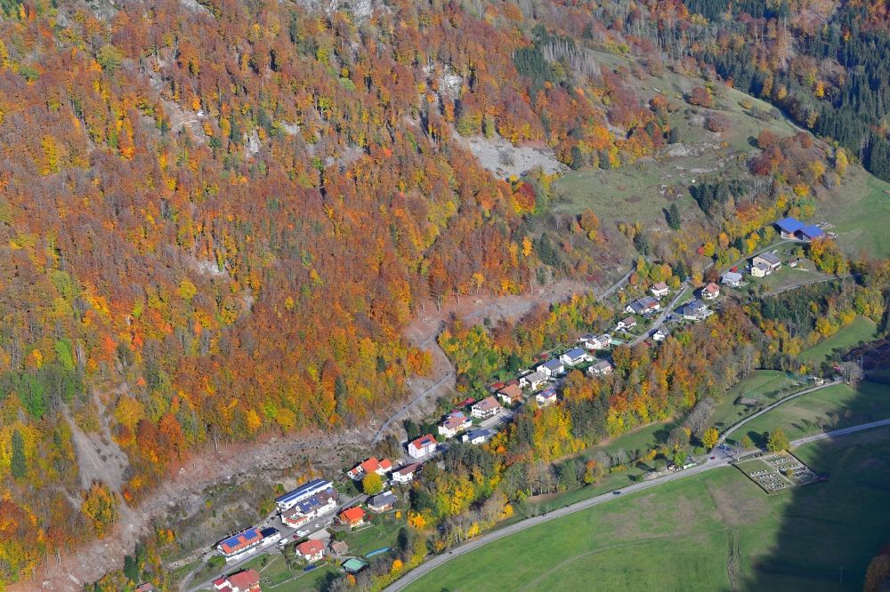 Todtnau von oben - Herbstluftbild Ortsansicht im Talbereich in Geschwend im Bundesland Baden-Württemberg, Deutschland