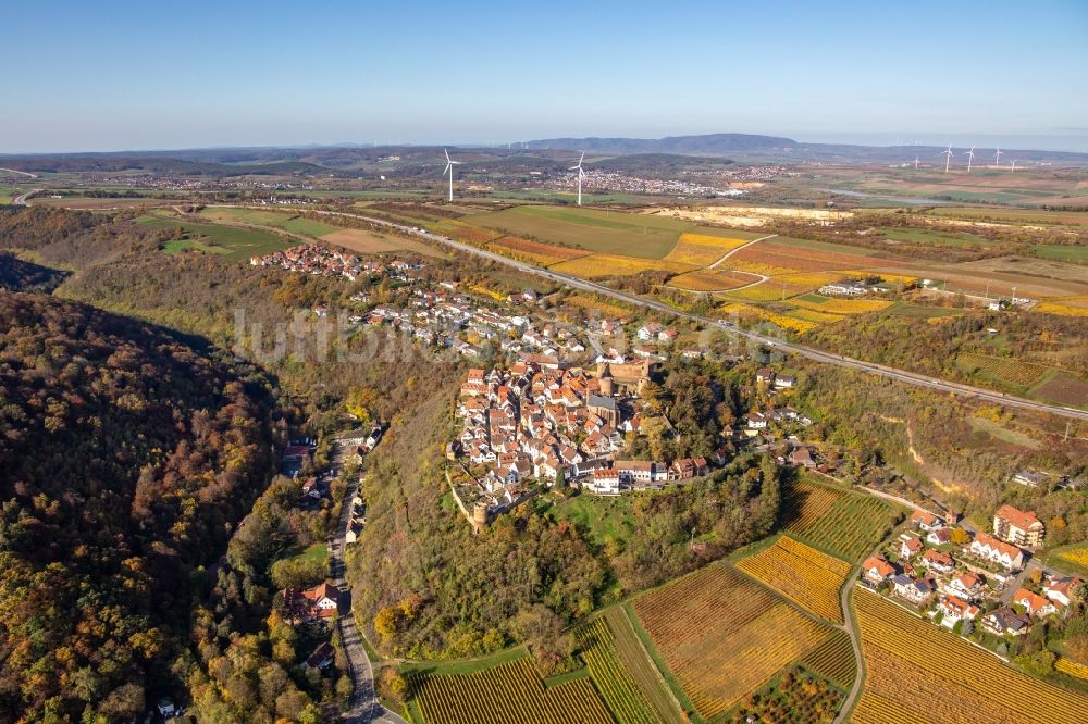 Neuleiningen von oben - Herbstluftbild Ortsbereich am Weinbaugebiet in Neuleiningen im Bundesland Rheinland-Pfalz, Deutschland