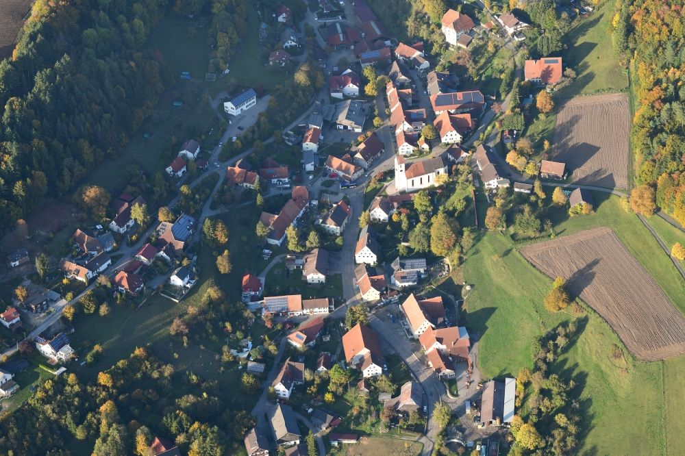 Luftbild Bonndorf im Schwarzwald - Herbstluftbild vom Ortsteil Dillendorf in Bonndorf im Schwarzwald im Bundesland Baden-Württemberg, Deutschland