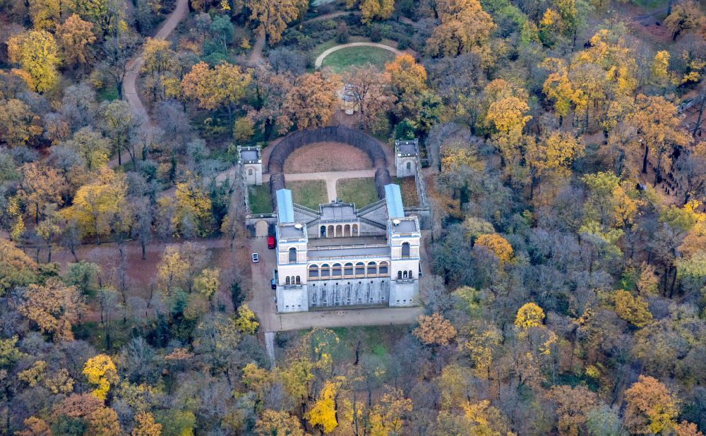 Potsdam von oben - Herbstluftbild Palais des Schloss Belvedere auf dem Pfingstberg in Potsdam im Bundesland Brandenburg