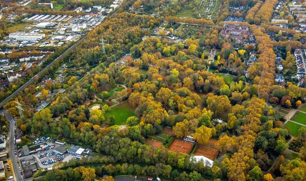 Luftaufnahme Gelsenkirchen - Herbstluftbild Parkanlage Stadtgarten in Gelsenkirchen im Bundesland Nordrhein-Westfalen, Deutschland