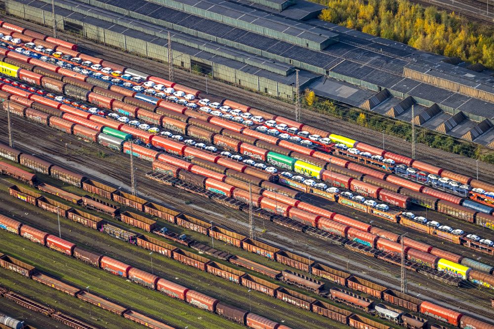 Herne aus der Vogelperspektive: Herbstluftbild Rangierbahnhof und Güterbahnhof in Herne im Bundesland Nordrhein-Westfalen, Deutschland