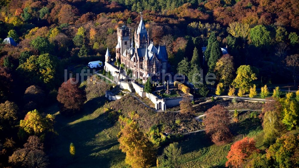 Königswinter aus der Vogelperspektive: Herbstluftbild Schloss Drachenburg in Königswinter im Bundesland Nordrhein-Westfalen