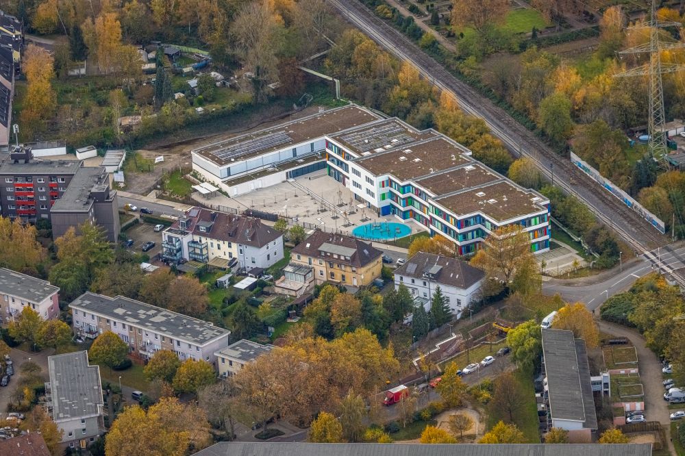 Gelsenkirchen von oben - Herbstluftbild Schulgebäude GGS Ebersteinstraße in Gelsenkirchen im Bundesland Nordrhein-Westfalen, Deutschland