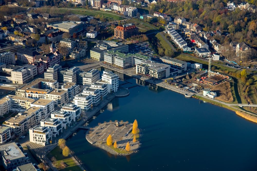 Dortmund von oben - Herbstluftbild See- Insel auf dem Plateau der Kulturinsel auf dem Phönixsee im Ortsteil Hörde in Dortmund im Bundesland Nordrhein-Westfalen, Deutschland