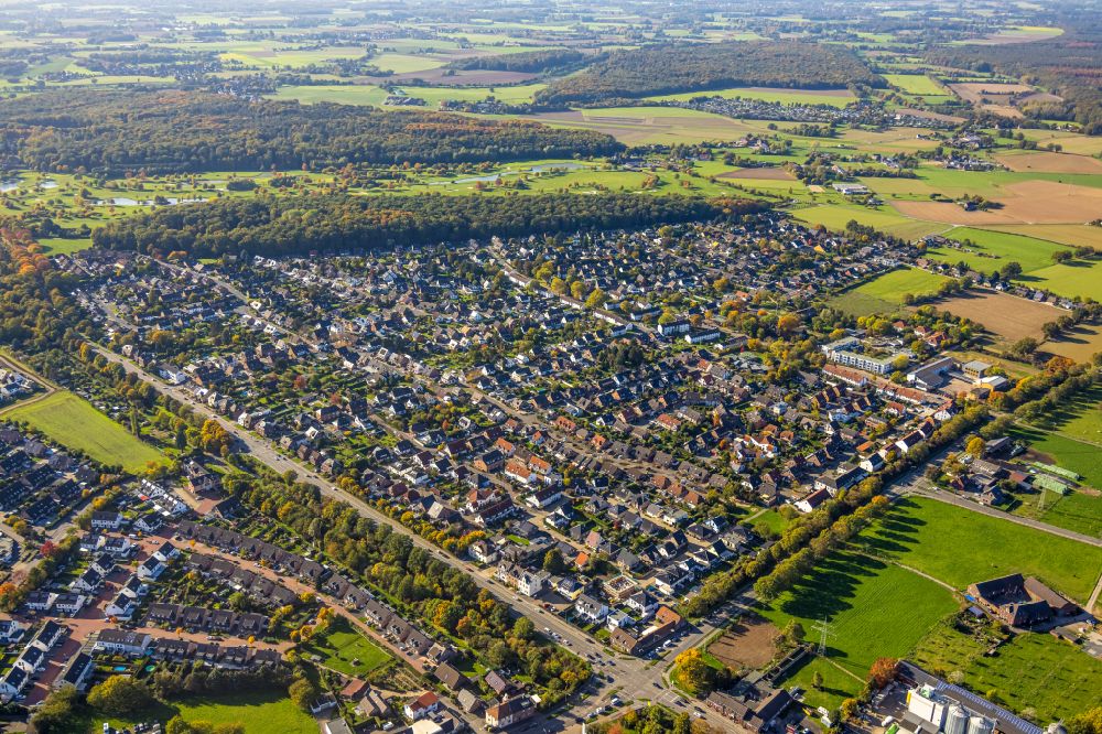 Luftbild Kamp-Lintfort - Herbstluftbild Siedlungsgebiet Niersenbruch in Kamp-Lintfort im Bundesland Nordrhein-Westfalen, Deutschland