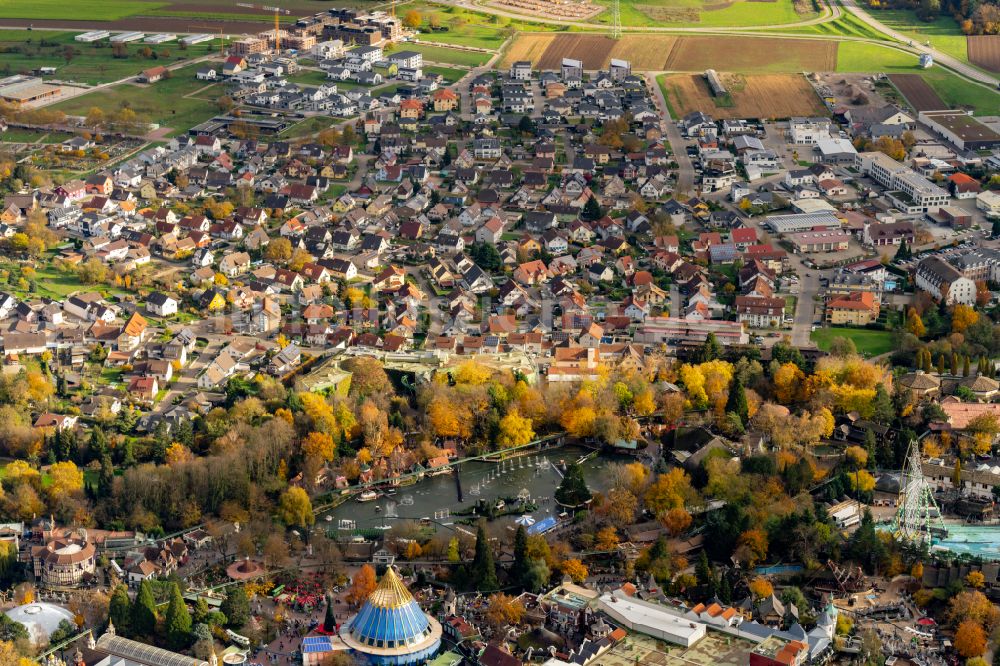 Rust von oben - Herbstluftbild Siedlungsgebiet in Rust im Bundesland Baden-Württemberg, Deutschland