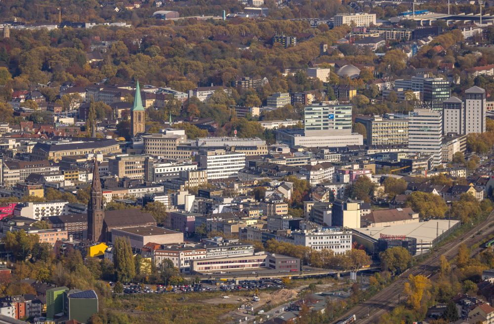 Bochum von oben - Herbstluftbild Stadtansicht vom Innenstadtbereich in Bochum im Bundesland Nordrhein-Westfalen, Deutschland
