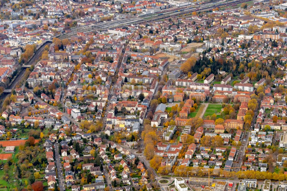 Luftbild Offenburg - Herbstluftbild Stadtansicht vom Innenstadtbereich in Offenburg im Bundesland Baden-Württemberg, Deutschland