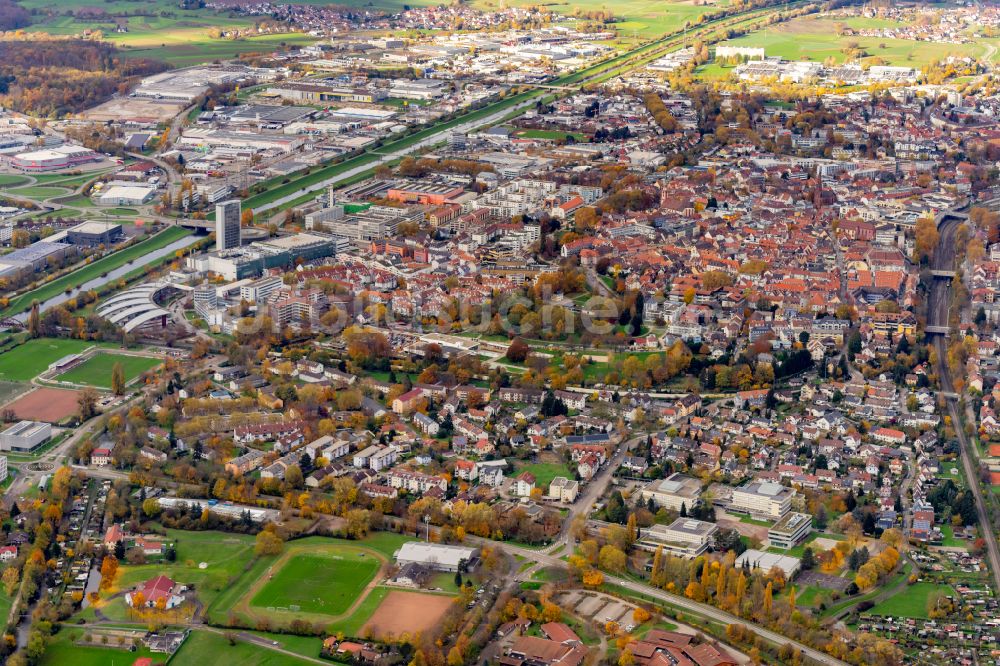 Luftbild Offenburg - Herbstluftbild Stadtansicht vom Innenstadtbereich in Offenburg im Bundesland Baden-Württemberg, Deutschland