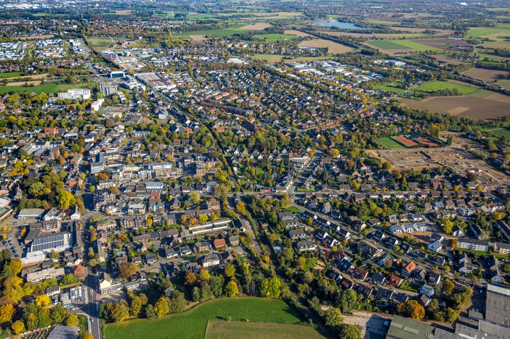 Luftbild Neukirchen-Vluyn - Herbstluftbild Stadtteil Vluyn in Neukirchen-Vluyn im Bundesland Nordrhein-Westfalen, Deutschland