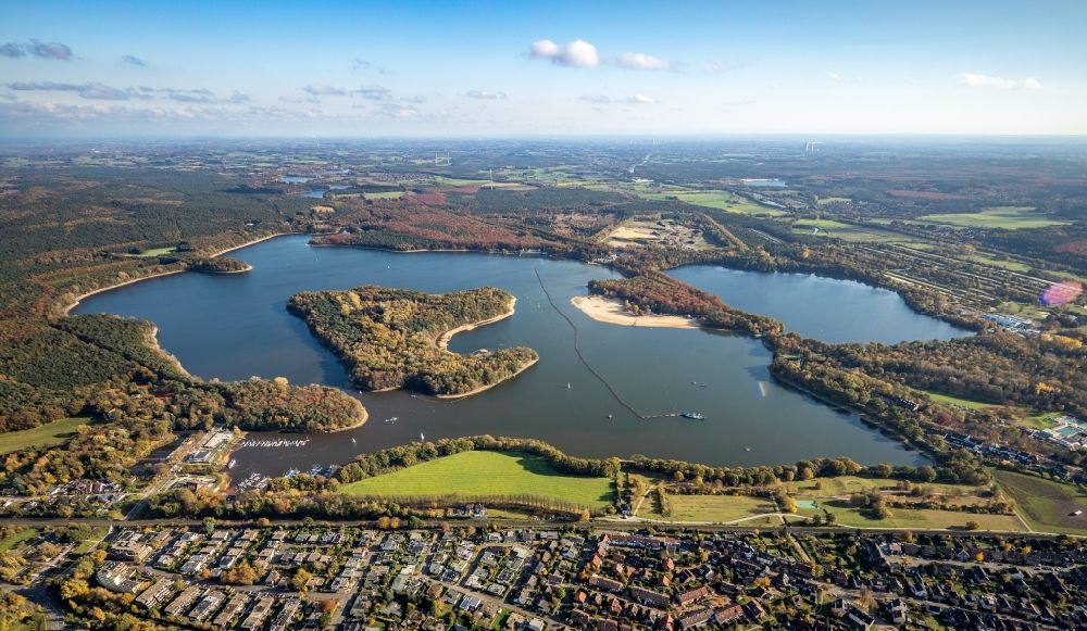 Luftaufnahme Haltern am See - Herbstluftbild Stausee in Haltern am See im Bundesland Nordrhein-Westfalen, Deutschland