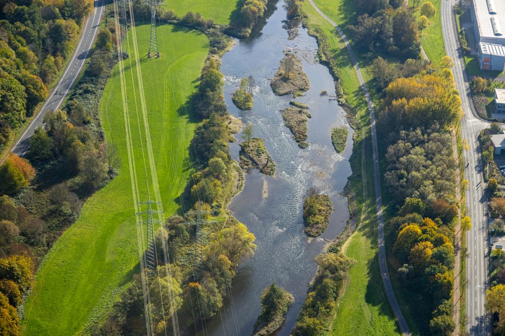Luftbild Hagen - Herbstluftbild Uferbereiche am Flussverlauf der Lenne in Hagen im Bundesland Nordrhein-Westfalen, Deutschland
