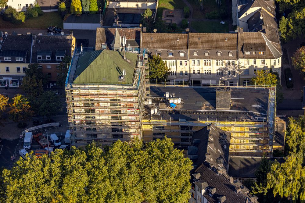 Herne von oben - Herbstluftbild Umbau des Bunker- Gebäudekomplex we-house Herne in Herne im Bundesland Nordrhein-Westfalen, Deutschland