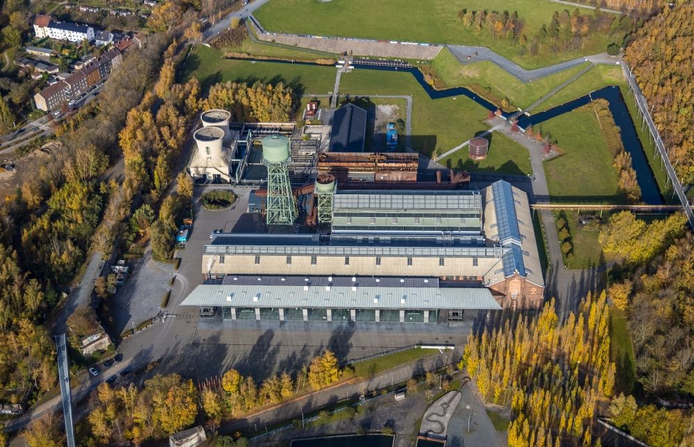 Luftaufnahme Bochum - Herbstluftbild Veranstaltungshalle der Jahrhunderthalle Bochum in Bochum im Bundesland Nordrhein-Westfalen