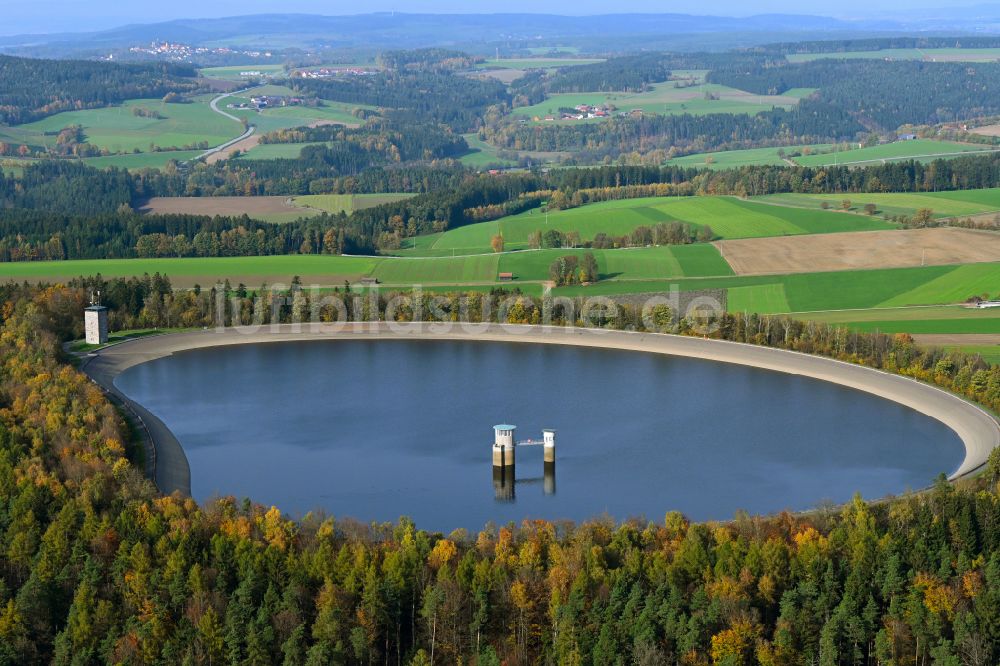 Tännesberg aus der Vogelperspektive: Herbstluftbild Wasserwerk - Hochspeicher Anlage in Tännesberg im Bundesland Bayern, Deutschland