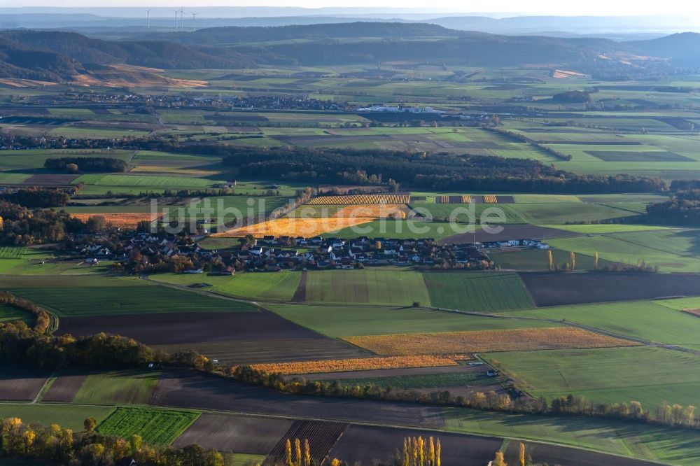 Geesdorf aus der Vogelperspektive: Herbstluftbild Weinbergs- Landschaft der Winzer- Gebiete in Geesdorf im Bundesland Bayern, Deutschland