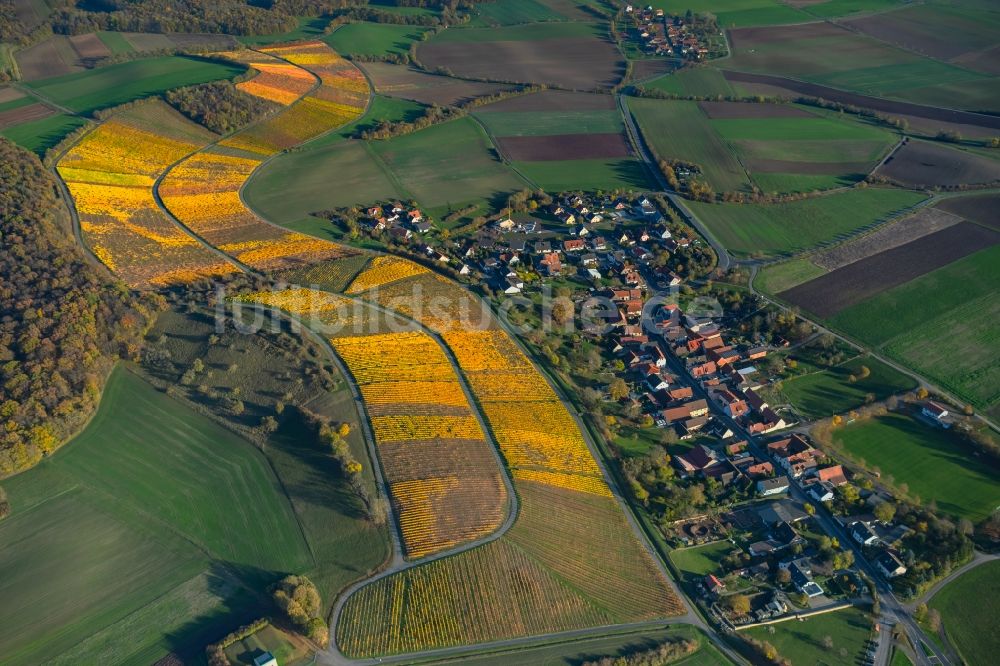 Wiebelsberg von oben - Herbstluftbild Weinbergs- Landschaft der Winzer- Gebiete in Wiebelsberg im Bundesland Bayern, Deutschland
