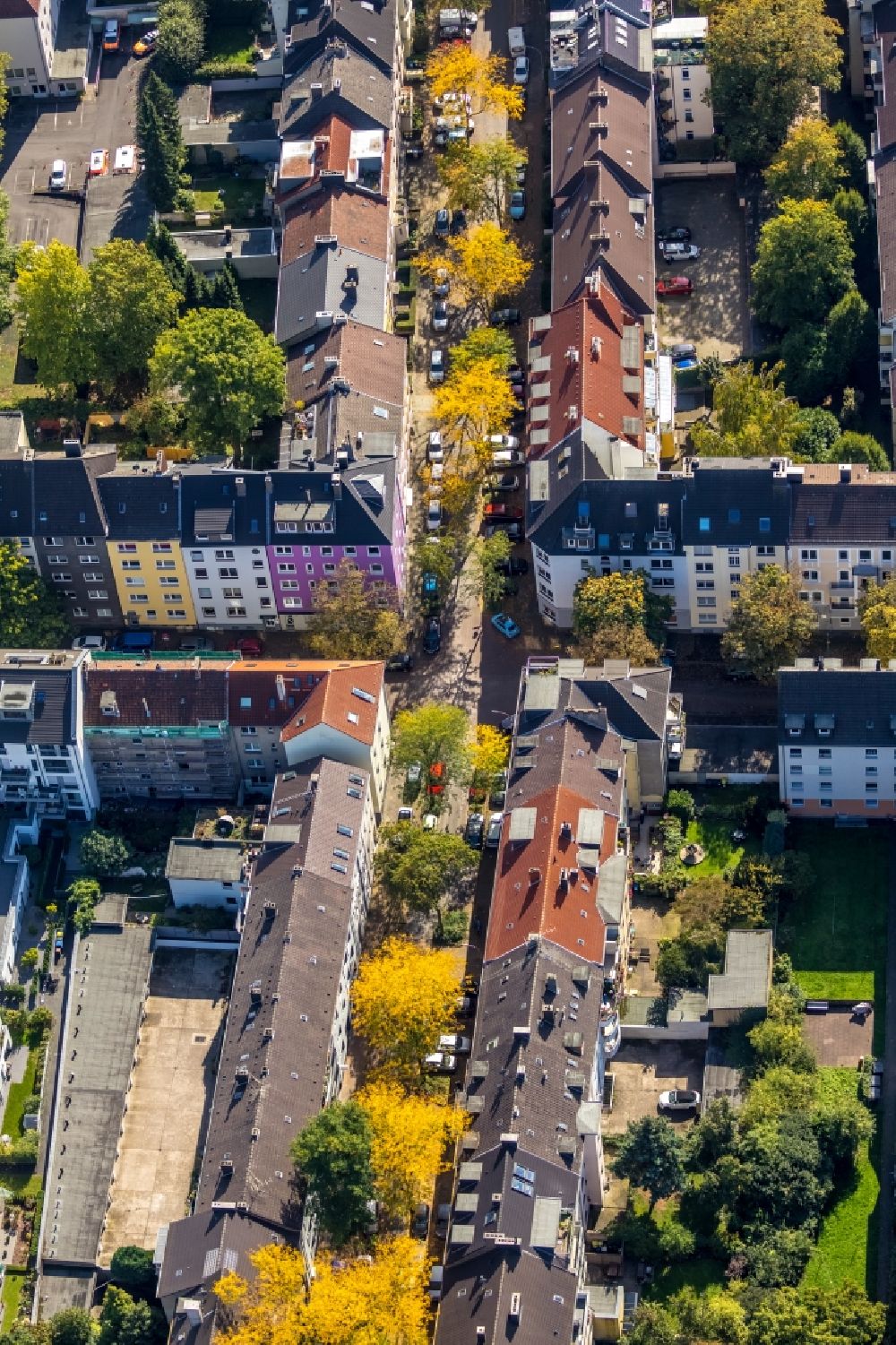 Luftbild Dortmund - Herbstluftbild Wohngebiet einer Reihenhaus- Siedlung Beurhausstraße - Hüttemannstraße in Dortmund im Bundesland Nordrhein-Westfalen, Deutschland